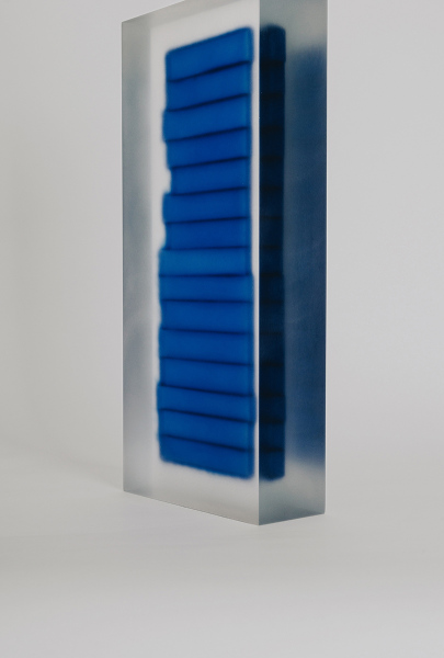 Block (Blue Moves), 2022 / acrylic / 20 x 8 x 47(h) cm / Photography: Sooin Jang