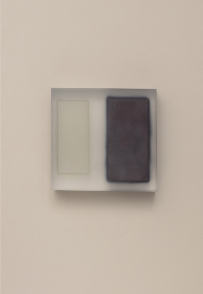 Block (White and Black) / acrylic / 13 x 4.5 x 12(h) cm