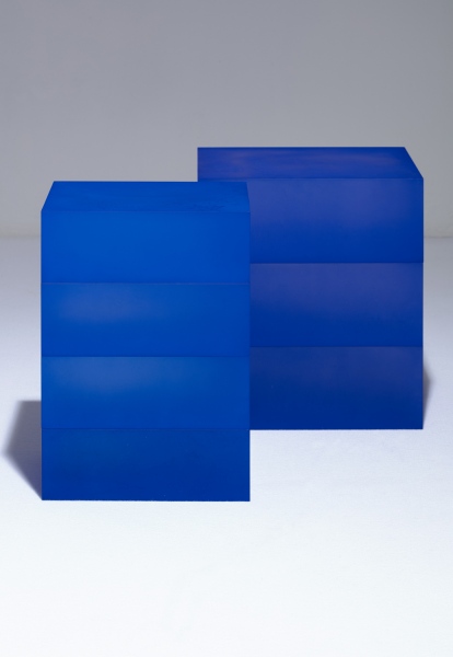 Blocks (Blue, Blue, Blue on Blue), 2018 / Blocks (Deep Blue and Deep Blue on Deep Blue) / hand-dyed acrylic / 28 x 21 x 40(h) cm / 34 x 27 x 39(h) cm